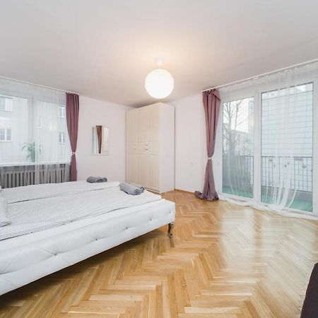 Sunshine Parkside Hideaway - 3 Bedroom - By Upstairs Krakow Luaran gambar