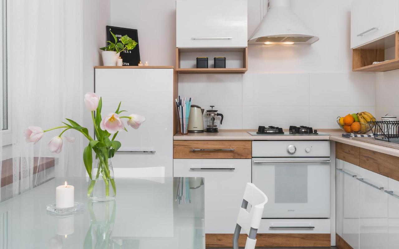 Sunshine Parkside Hideaway - 3 Bedroom - By Upstairs Krakow Luaran gambar