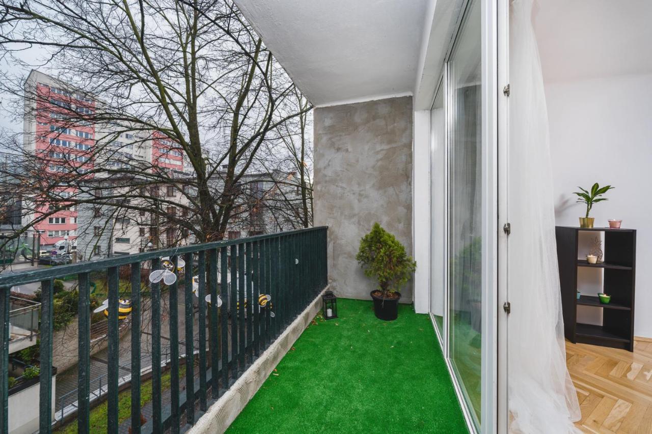 Sunshine Parkside Hideaway - 3 Bedroom - By Upstairs Krakow Luaran gambar