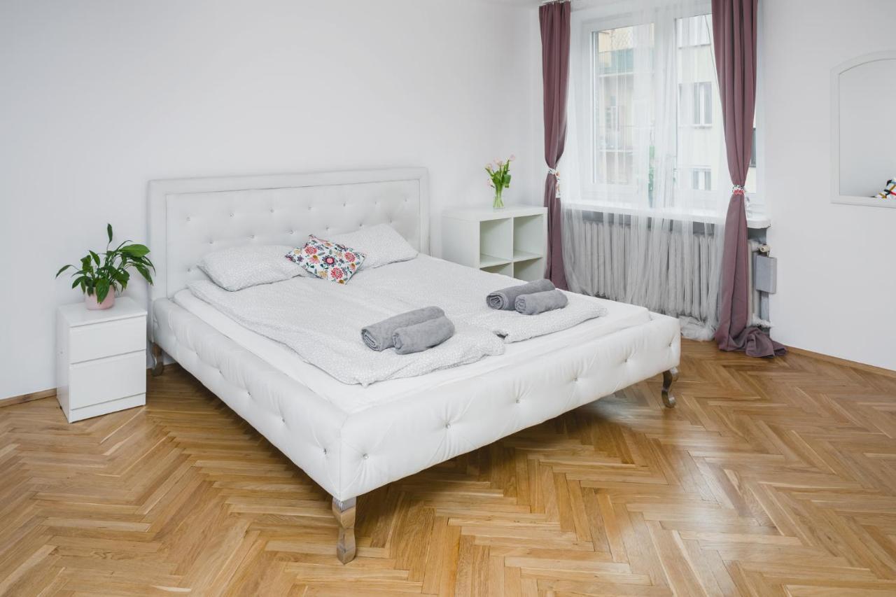 Sunshine Parkside Hideaway - 3 Bedroom - By Upstairs Krakow Luaran gambar