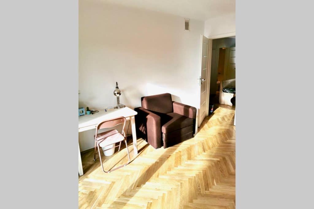 Sunshine Parkside Hideaway - 3 Bedroom - By Upstairs Krakow Luaran gambar