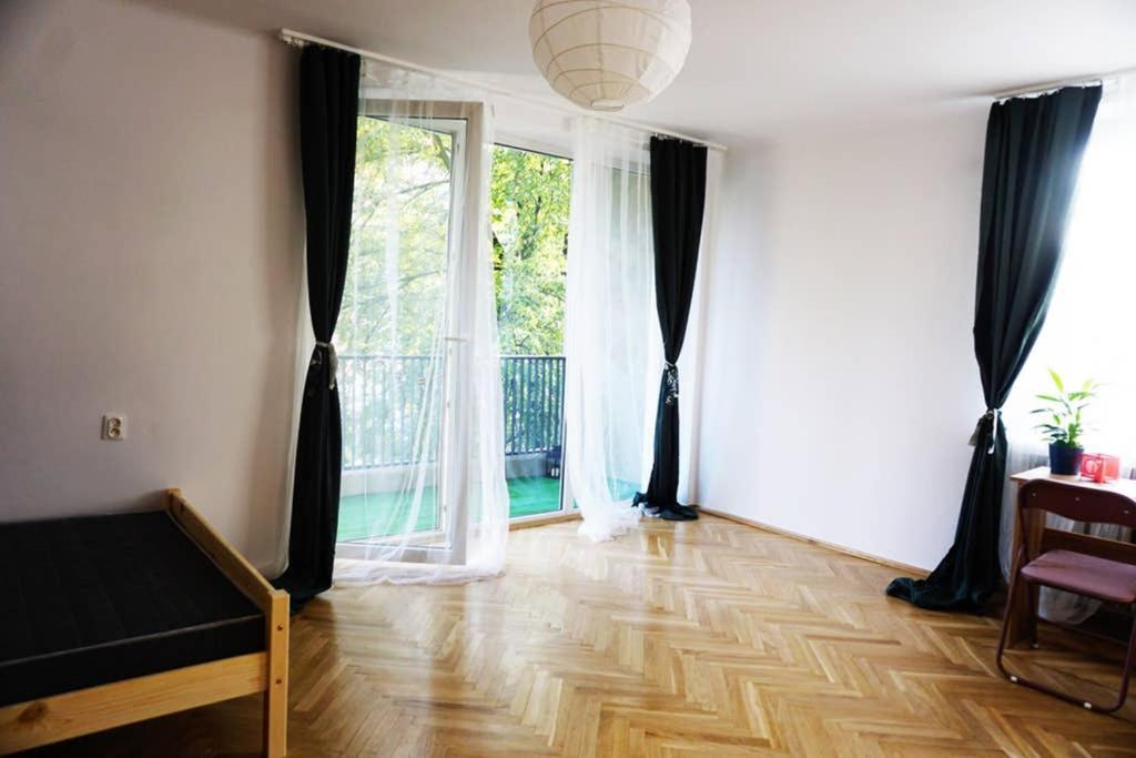 Sunshine Parkside Hideaway - 3 Bedroom - By Upstairs Krakow Luaran gambar
