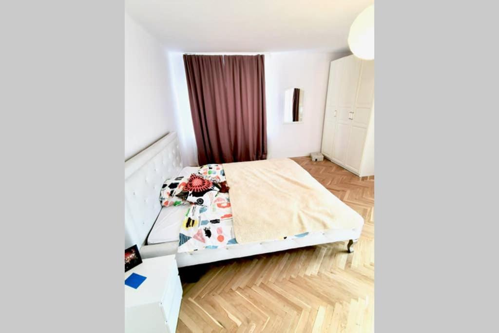 Sunshine Parkside Hideaway - 3 Bedroom - By Upstairs Krakow Luaran gambar