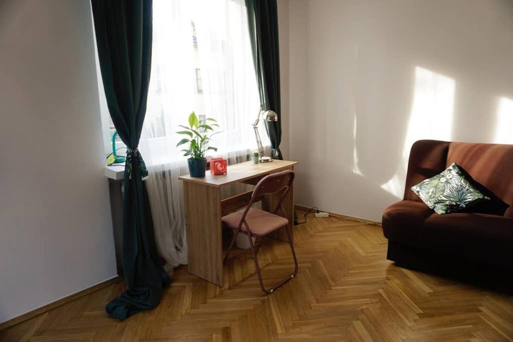 Sunshine Parkside Hideaway - 3 Bedroom - By Upstairs Krakow Luaran gambar