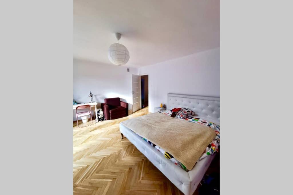 Sunshine Parkside Hideaway - 3 Bedroom - By Upstairs Krakow Luaran gambar