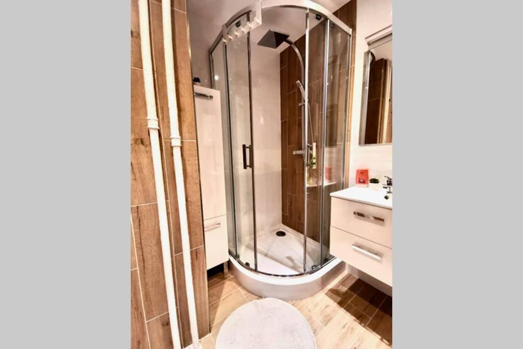 Sunshine Parkside Hideaway - 3 Bedroom - By Upstairs Krakow Luaran gambar